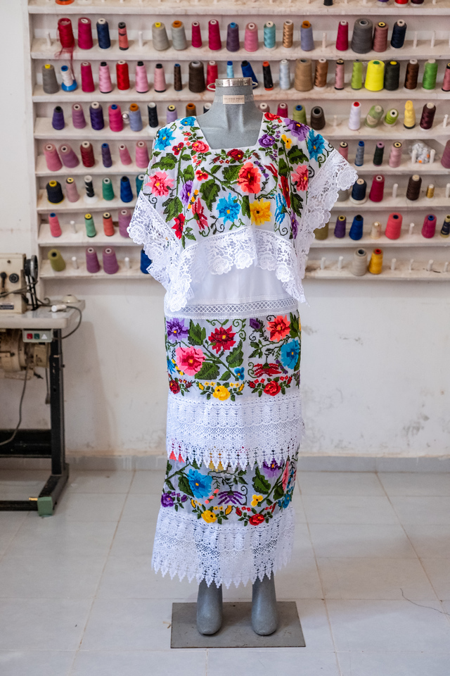 Hipil con Justán Bordado