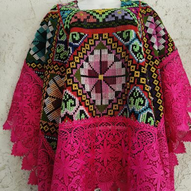 Blusa solapa en hilo contado