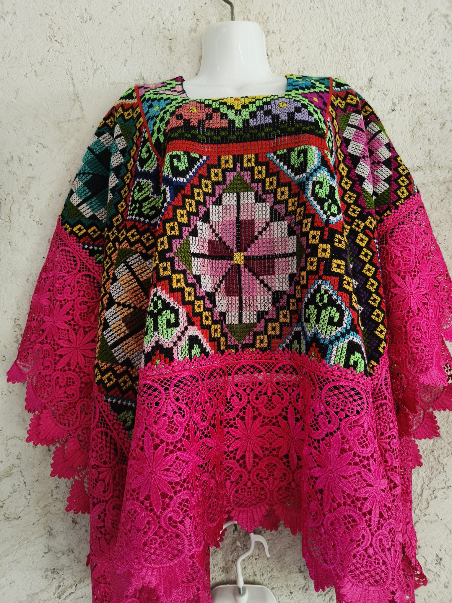 Blusa solapa en hilo contado