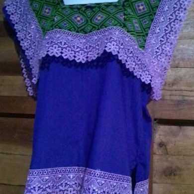Blusa morada con verde