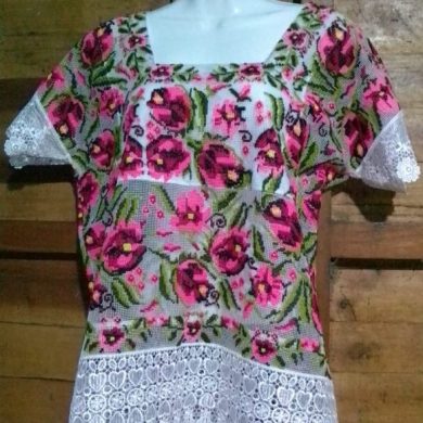 Blusa bordada color rosa